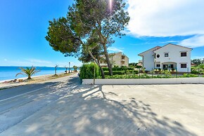 Beachfront Apartment Liveri 4