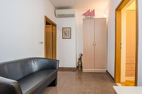 Beachfront Apartment Liveri 4