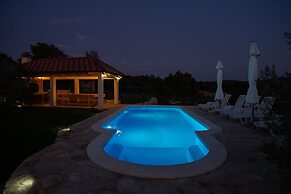Villa Magic With Heated Pool