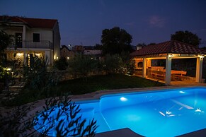 Villa Magic With Heated Pool