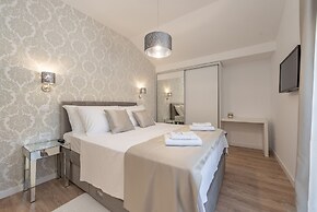 Beachfront Villa Promenada