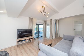 Beachfront Villa Promenada