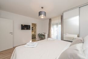 Beachfront Villa Promenada