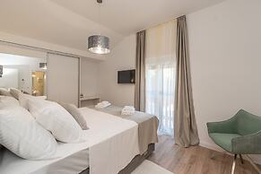 Beachfront Villa Promenada