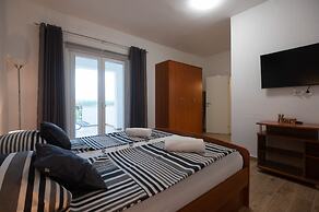 Holiday Home Lantina With Pool