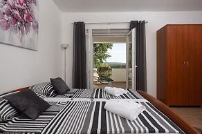 Holiday Home Lantina With Pool