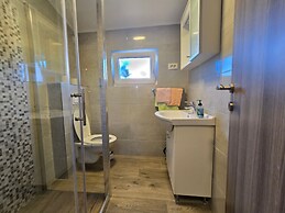 Studio Apartment Nia