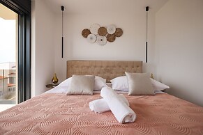 Luxury Villa Nuova With Heated Pool