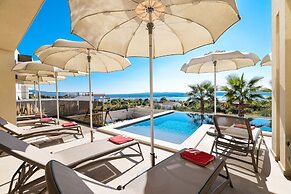 Luxury Villa Nuova With Heated Pool