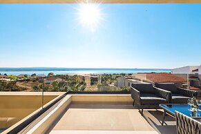 Luxury Villa Nuova With Heated Pool