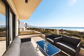 Luxury Villa Nuova With Heated Pool