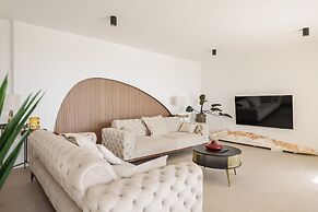 Luxury Villa Nuova With Heated Pool