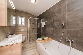 Villa Rea 1 With Heated Pool