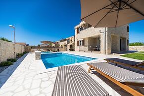 Villa Rea 1 With Heated Pool