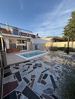 Holiday Home Cherry With Pool