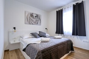 Villa Orkula With Heated Pool