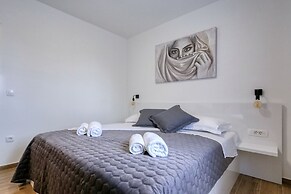 Villa Orkula With Heated Pool