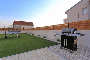Villa Orkula With Heated Pool