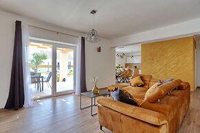 Villa Orkula With Heated Pool