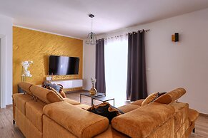 Villa Orkula With Heated Pool