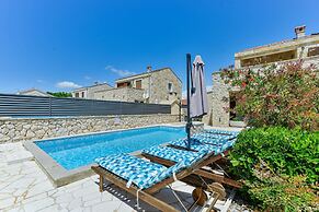 Villa Carnela With Heated Pool