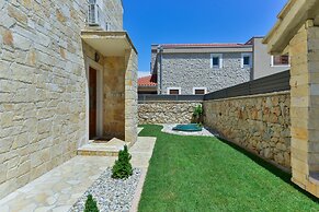 Villa Carnela With Heated Pool