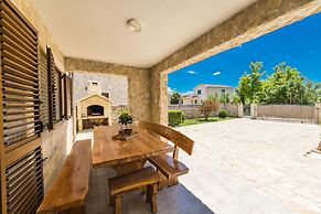 Villa Carnela With Heated Pool