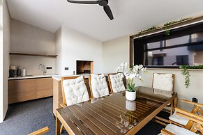 Villa Positiva With Heated Pool
