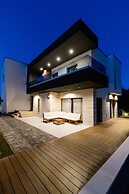 Villa Positiva With Heated Pool