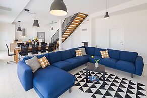Villa Costabella With Heated Pool