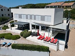 Villa Costabella With Heated Pool