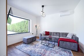 Villa Elaia With Heated Pool
