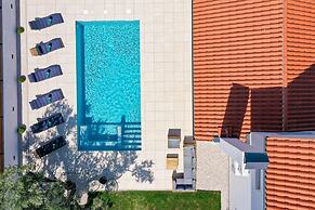 Villa Elaia With Heated Pool