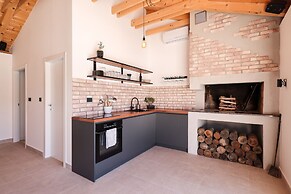 Villa Elaia With Heated Pool