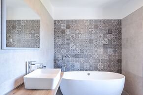 Villa Elaia With Heated Pool