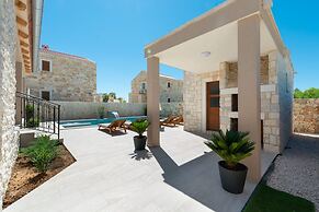 Villa Rea 3 With Heated Pool