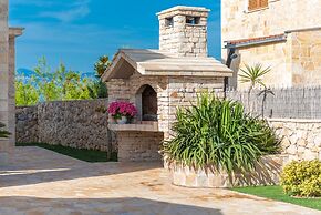 Villa Edena With Heated Pool