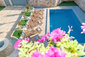 Villa Edena With Heated Pool