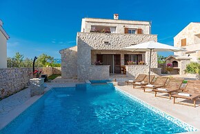 Villa Edena With Heated Pool
