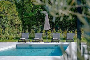 Villa Kalea With Pool