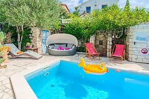 Holiday Home Florendale With Pool