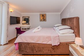Holiday Home Florendale With Pool