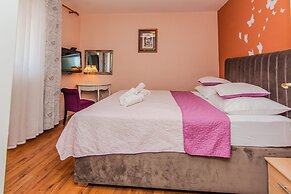 Holiday Home Florendale With Pool