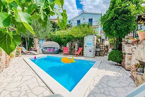 Holiday Home Florendale With Pool