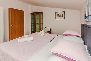 Holiday Home Florendale With Pool