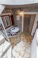 Heritage House Apola