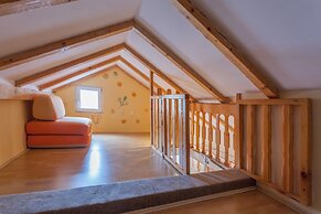 Heritage House Apola