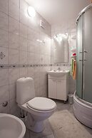 Heritage House Apola