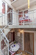 Heritage House Apola