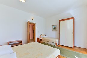 Beachfront Apartment Liveri 2